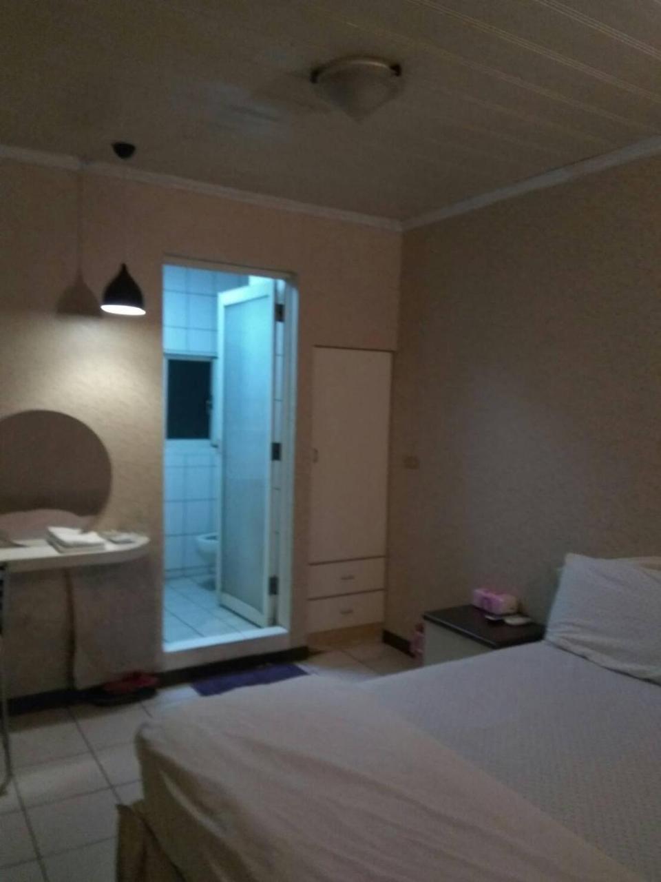 Hua Bin Hotel Yilan Екстер'єр фото