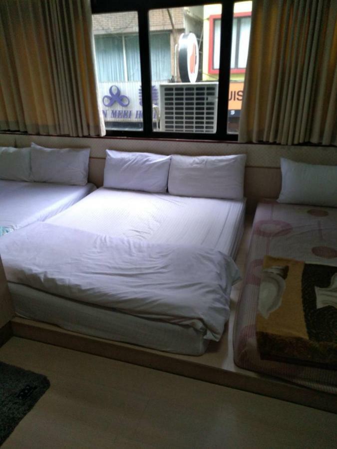 Hua Bin Hotel Yilan Екстер'єр фото
