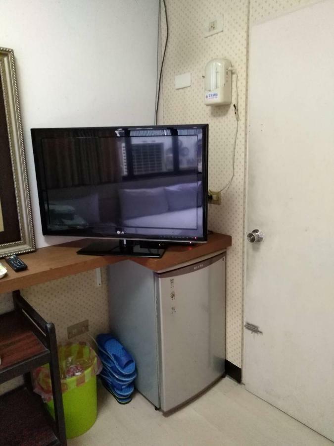 Hua Bin Hotel Yilan Екстер'єр фото