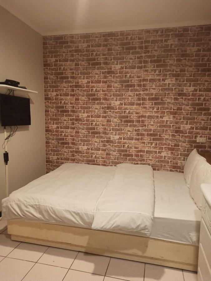 Hua Bin Hotel Yilan Екстер'єр фото